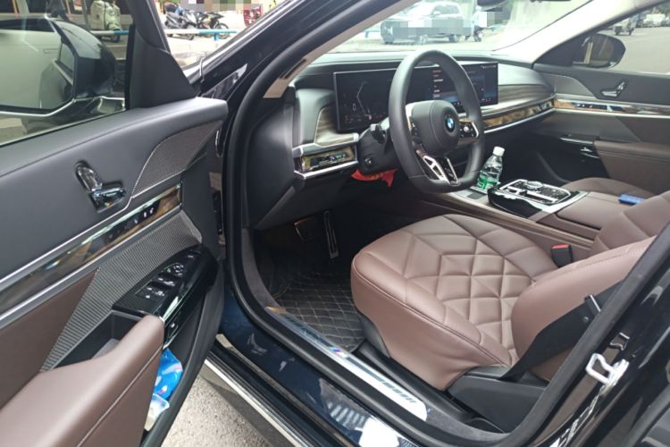 Used BMW 7 Series 2023 735Li M Sport Package Driver Seat