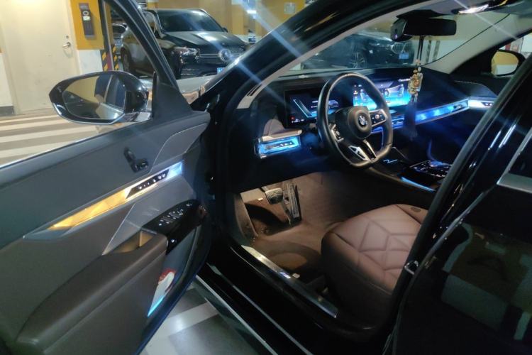Used BMW 7 Series 2023 735Li M Sport Package Driver Seat