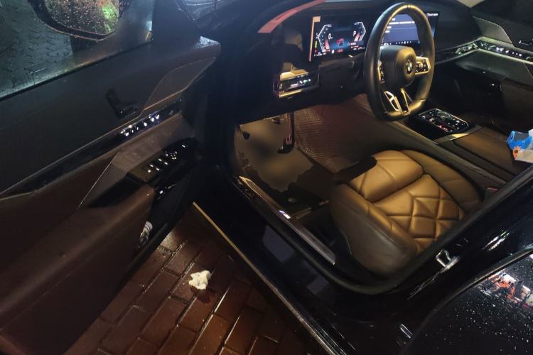 Used BMW 7 Series 2023 740Li Leading Model M Sport Package Driver Seat