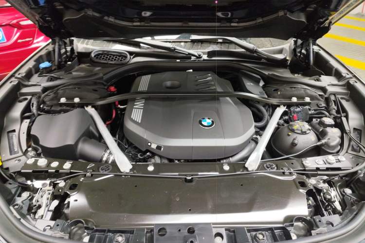 Used BMW 7 Series 2023 735Li M Sport Package Engine Bay