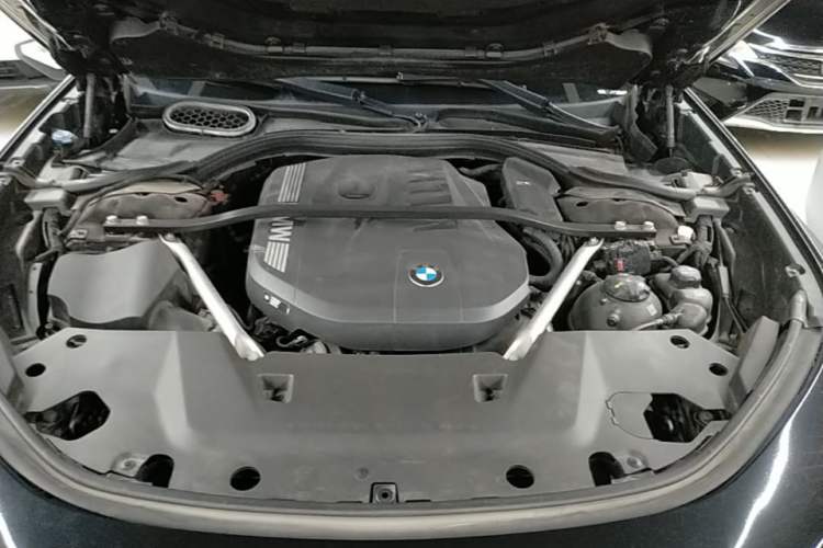 Used BMW 7 Series 2023 735Li M Sport Package Engine Bay