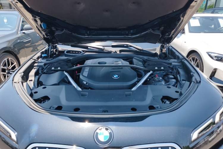 Used BMW 7 Series 2023 735Li Luxury Package Engine Bay
