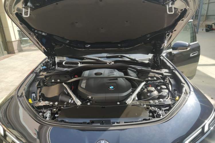 Used BMW 7 Series 2023 735Li M Sport Package Engine Bay