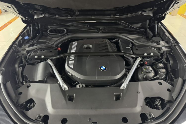 Used BMW 7 Series 2023 735Li M Sport Package Engine Bay