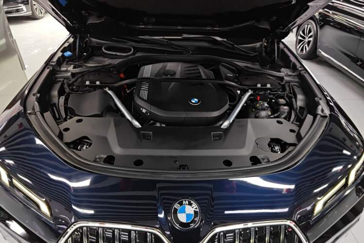 Used BMW 7 Series 2023 735Li M Sport Package Engine Bay