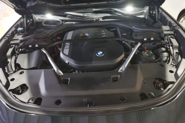 Used BMW 7 Series 2023 735Li Luxury Package Engine Bay