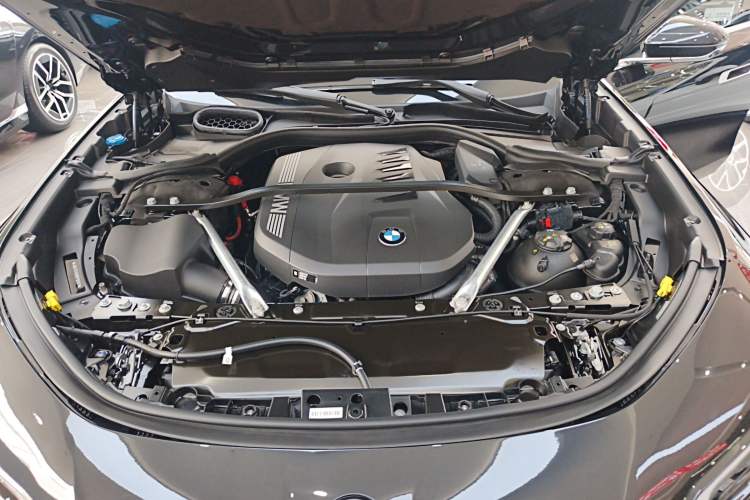Used BMW 7 Series 2023 735Li M Sport Package Engine Bay