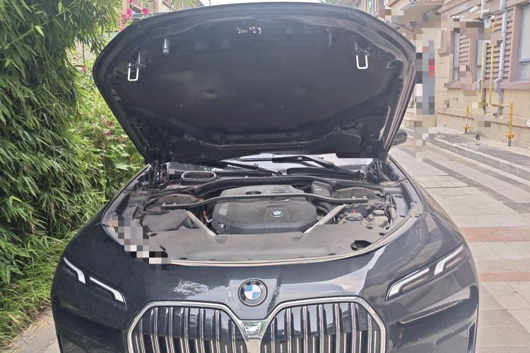 Used BMW 7 Series 2023 735Li M Sport Package Engine Bay