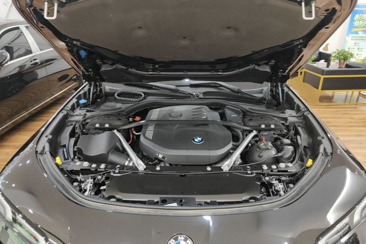 Used BMW 7 Series 2023 735Li M Sport Package Engine Bay