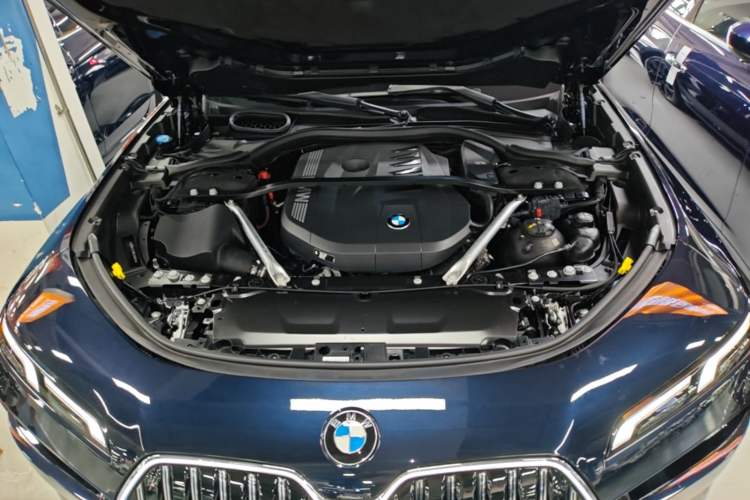 Used BMW 7 Series 2023 735Li Luxury Package Engine Bay