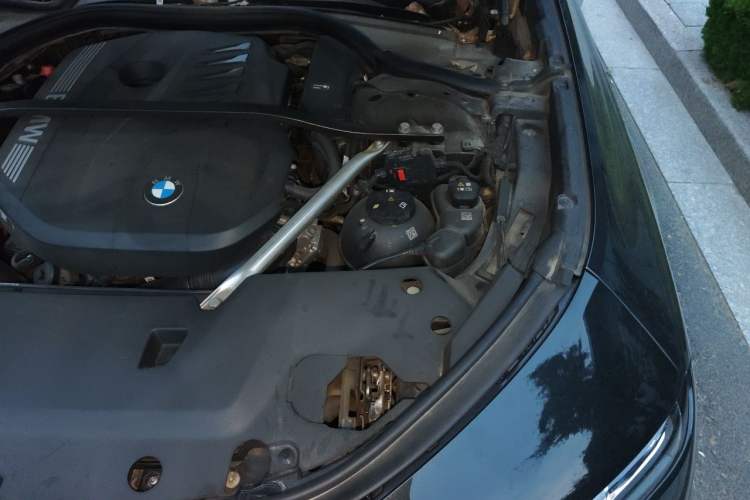 Used BMW 7 Series 2023 740Li Leading Model M Sport Package Engine Bay Left