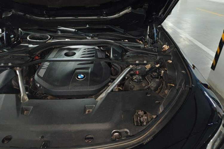 Used BMW 7 Series 2023 735Li M Sport Package Engine Bay Left