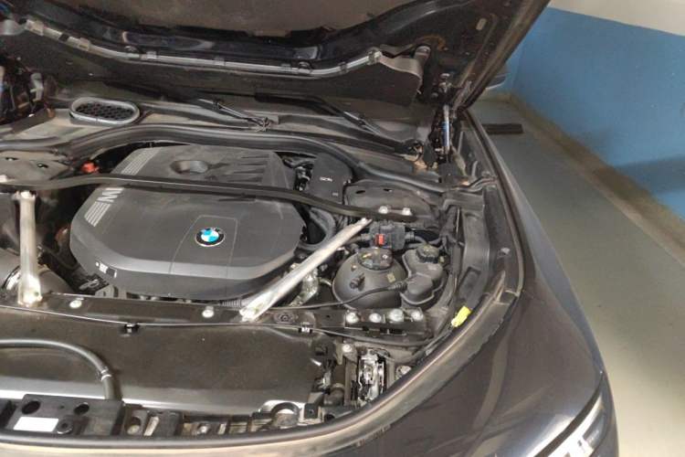 Used BMW 7 Series 2023 735Li M Sport Package Engine Bay Left