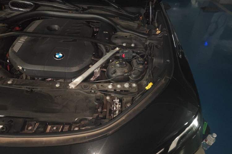 Used BMW 7 Series 2023 735Li M Sport Package Engine Bay Left