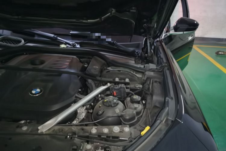 Used BMW 7 Series 2023 735Li Luxury Package Engine Bay Left