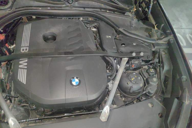 Used BMW 7 Series 2023 735Li M Sport Package Engine Bay Left