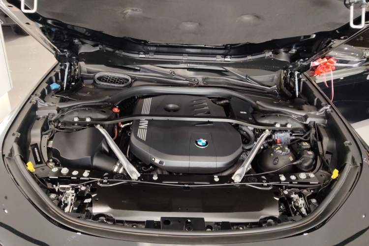 Used BMW 7 Series 2023 735Li M Sport Package Engine Bay