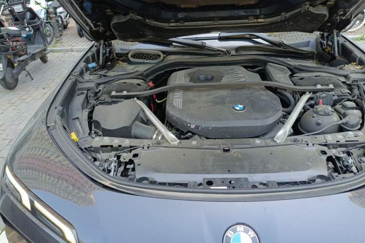 Used BMW 7 Series 2023 735Li M Sport Package Engine Bay Right