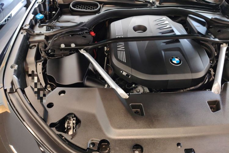 Used BMW 7 Series 2023 735Li M Sport Package Engine Bay Right