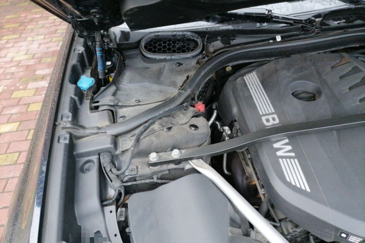 Used BMW 7 Series 2023 735Li Luxury Package Engine Bay Right