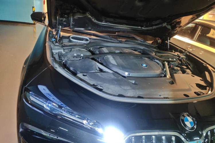 Used BMW 7 Series 2023 740Li Leading Model M Sport Package Engine Bay Right