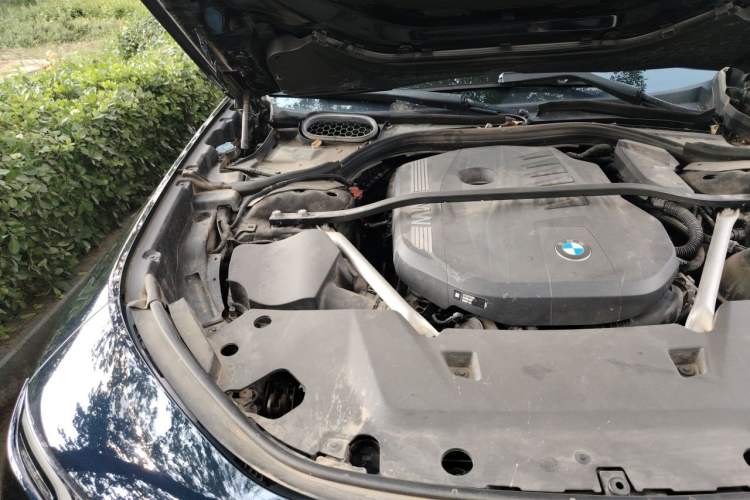 Used BMW 7 Series 2023 735Li M Sport Package Engine Bay Right