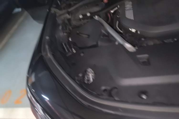 Used BMW 7 Series 2023 735Li Luxury Package Engine Bay Right