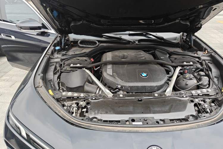 Used BMW 7 Series 2023 735Li M Sport Package Engine Bay Right