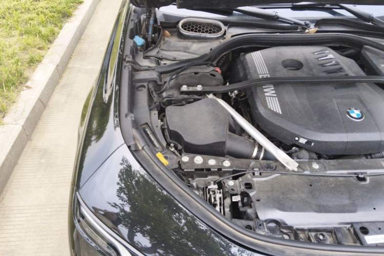 Used BMW 7 Series 2023 735Li M Sport Package Engine Bay Right