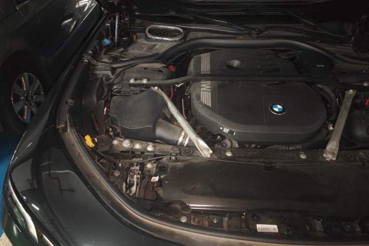 Used BMW 7 Series 2023 735Li M Sport Package Engine Bay Right