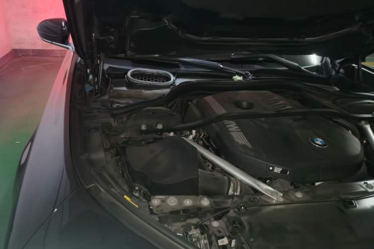 Used BMW 7 Series 2023 735Li Luxury Package Engine Bay Right