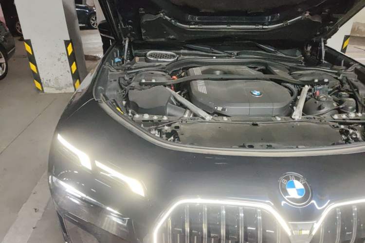 Used BMW 7 Series 2023 735Li M Sport Package Engine Bay Right