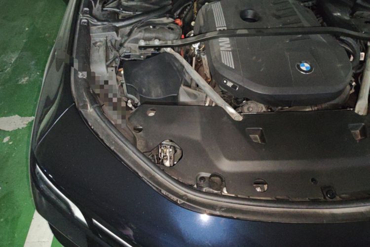 Used BMW 7 Series 2023 735Li M Sport Package Engine Bay Right
