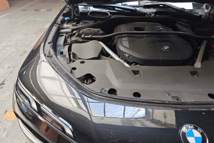 Used BMW 7 Series 2023 735Li Luxury Package Engine Bay Right