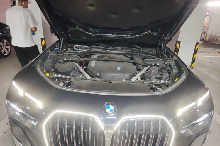 Used BMW 7 Series 2023 735Li M Sport Package Engine Bay