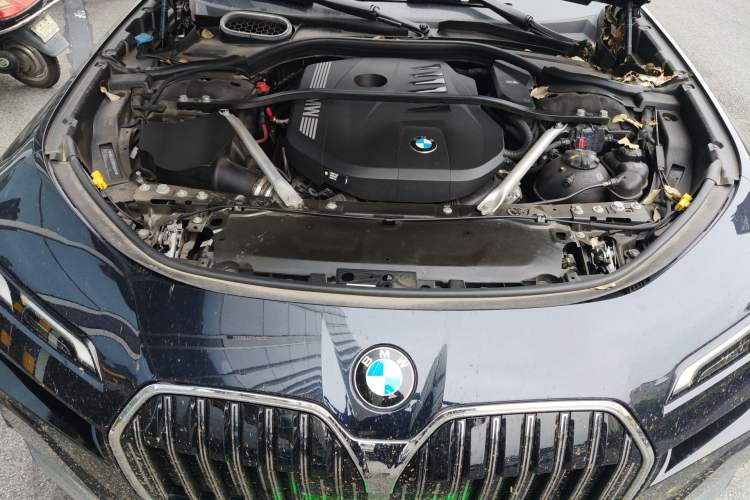 Used BMW 7 Series 2023 735Li M Sport Package Engine Bay