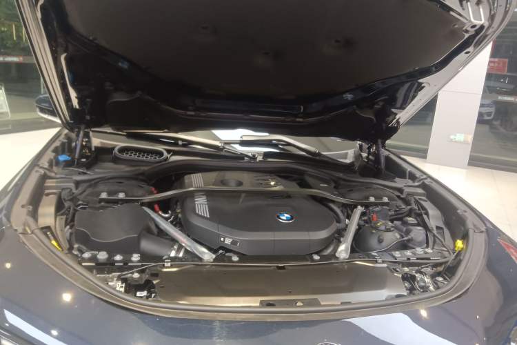 Used BMW 7 Series 2023 735Li Luxury Package Engine Bay