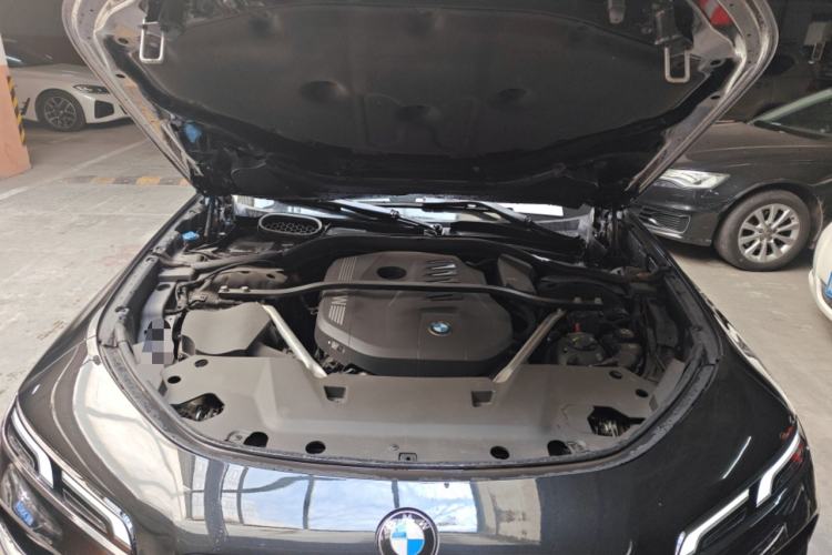 Used BMW 7 Series 2023 735Li Luxury Package Engine Bay