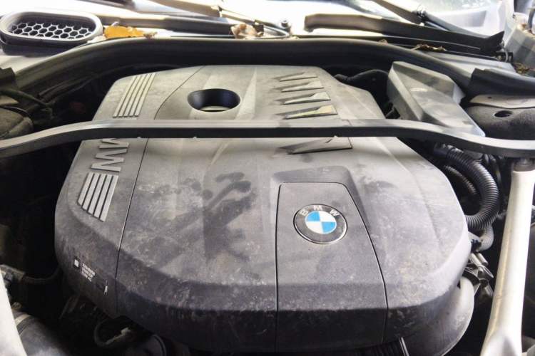 Used BMW 7 Series 2023 735Li Luxury Package Engine Bay