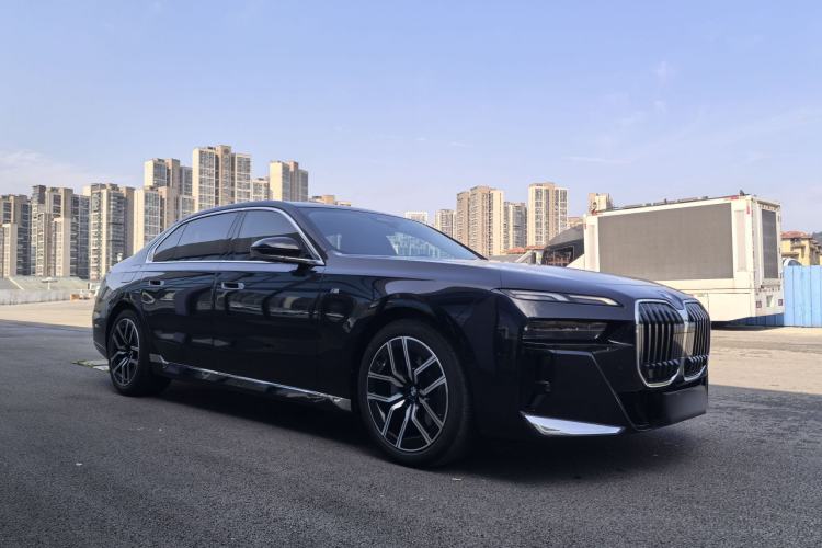 Used BMW 7 Series 2023 735Li M Sport Package Exterior 1