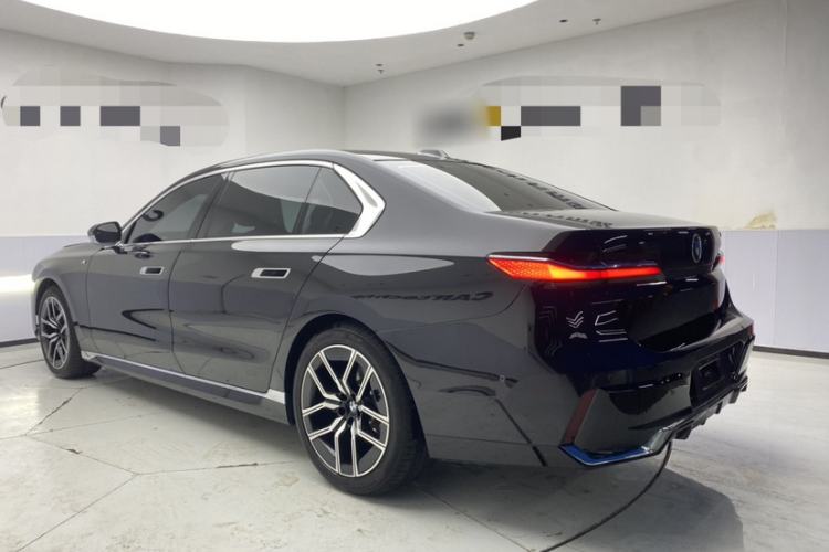 Used BMW 7 Series 2023 735Li M Sport Package Exterior 1