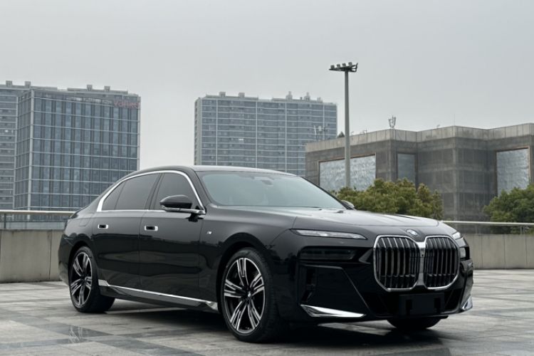 Used BMW 7 Series 2023 Restyled 740Li Luxury Edition M Sport Package Exterior 1