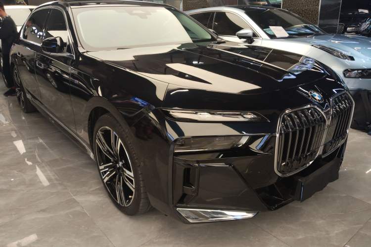Used BMW 7 Series 2023 740Li Leading Model M Sport Package Exterior 1