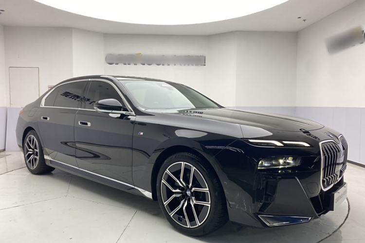 Used BMW 7 Series 2023 735Li M Sport Package Exterior 1