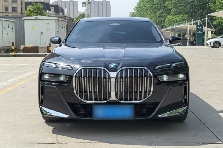 Used BMW 7 Series 2023 735Li M Sport Package Exterior 1