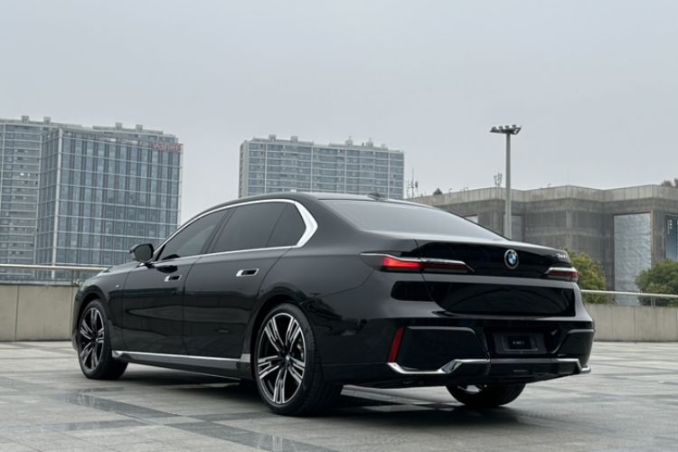 Used BMW 7 Series 2023 Restyled 740Li Luxury Edition M Sport Package Exterior 2