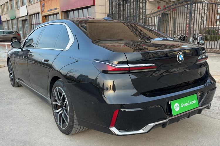 Used BMW 7 Series 2023 735Li M Sport Package Exterior 2