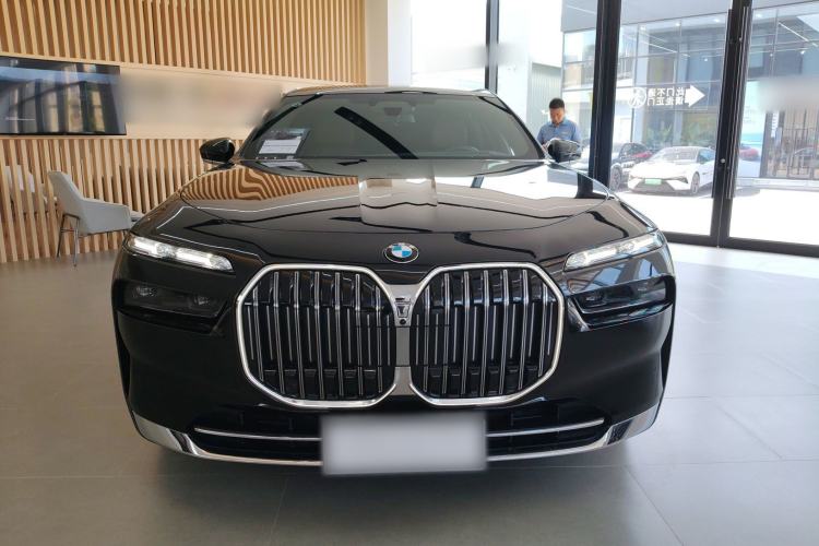 Used BMW 7 Series 2023 740Li Luxury Edition with Premium Package Exterior 2