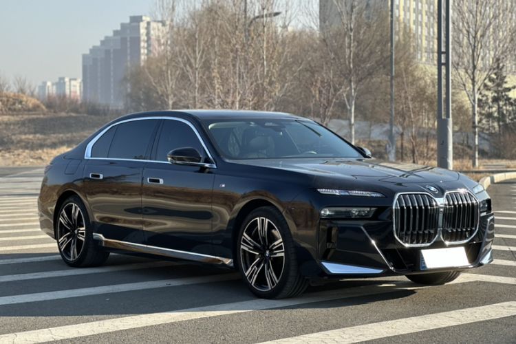 Used BMW 7 Series 2023 740Li Leading Model M Sport Package Exterior 2