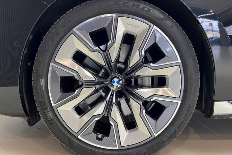 Used BMW 7 Series 2023 740Li Leading Edition Luxury Package Exterior 2